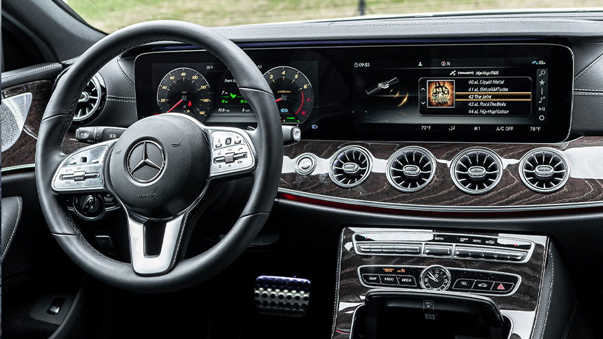 Mercedes-Dashboard